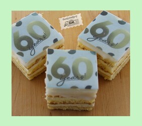 Petit fours met logo